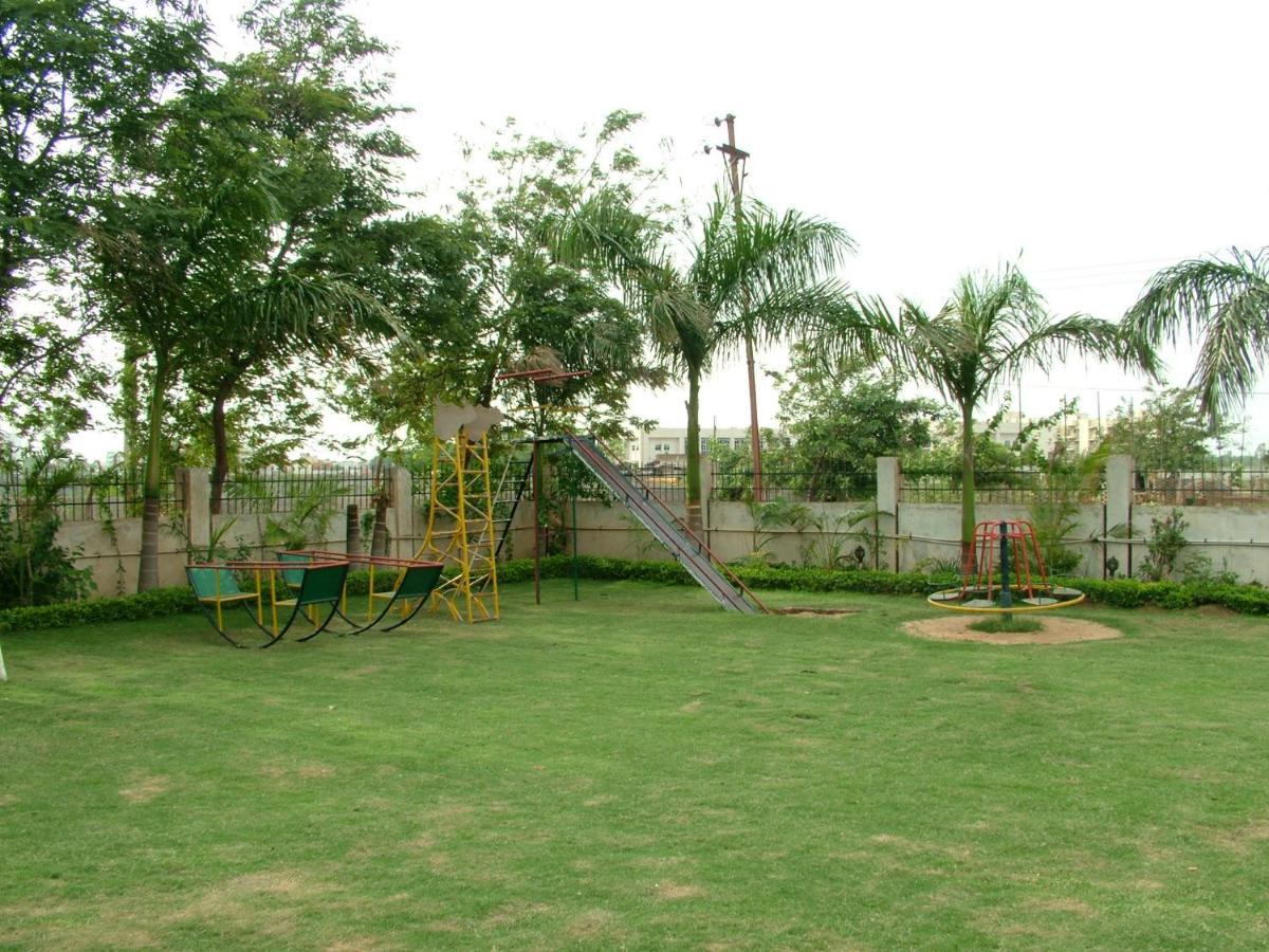 מלון Rāipur Vip'S Club מראה חיצוני תמונה